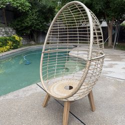 Ulax Furniture Wicker Outdoor Egg Lounge Chair