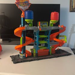 Hot Wheels City Mega Car Wash Playset