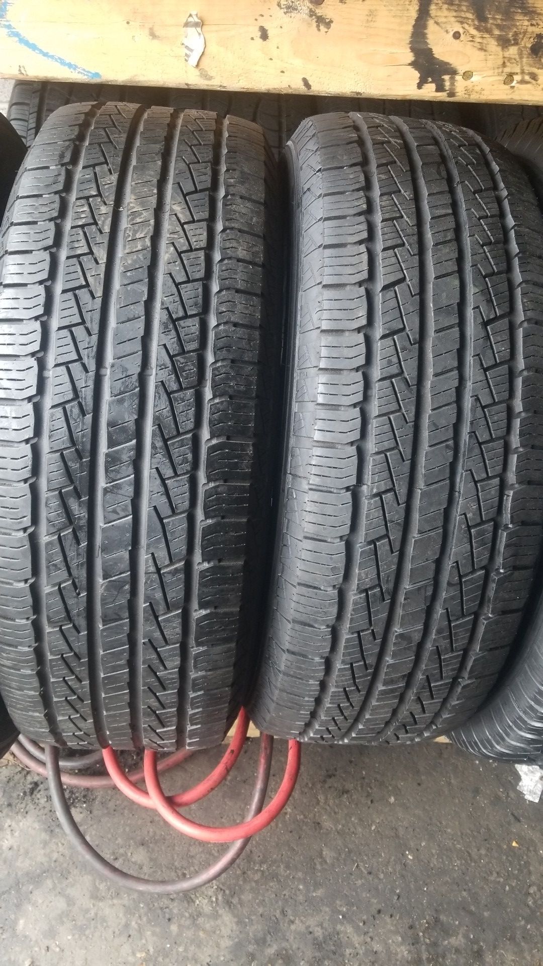 Two good set of pirelli tires for sale 275/55/20