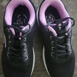 Fitville Womans Walking Sneakers,  Size 7