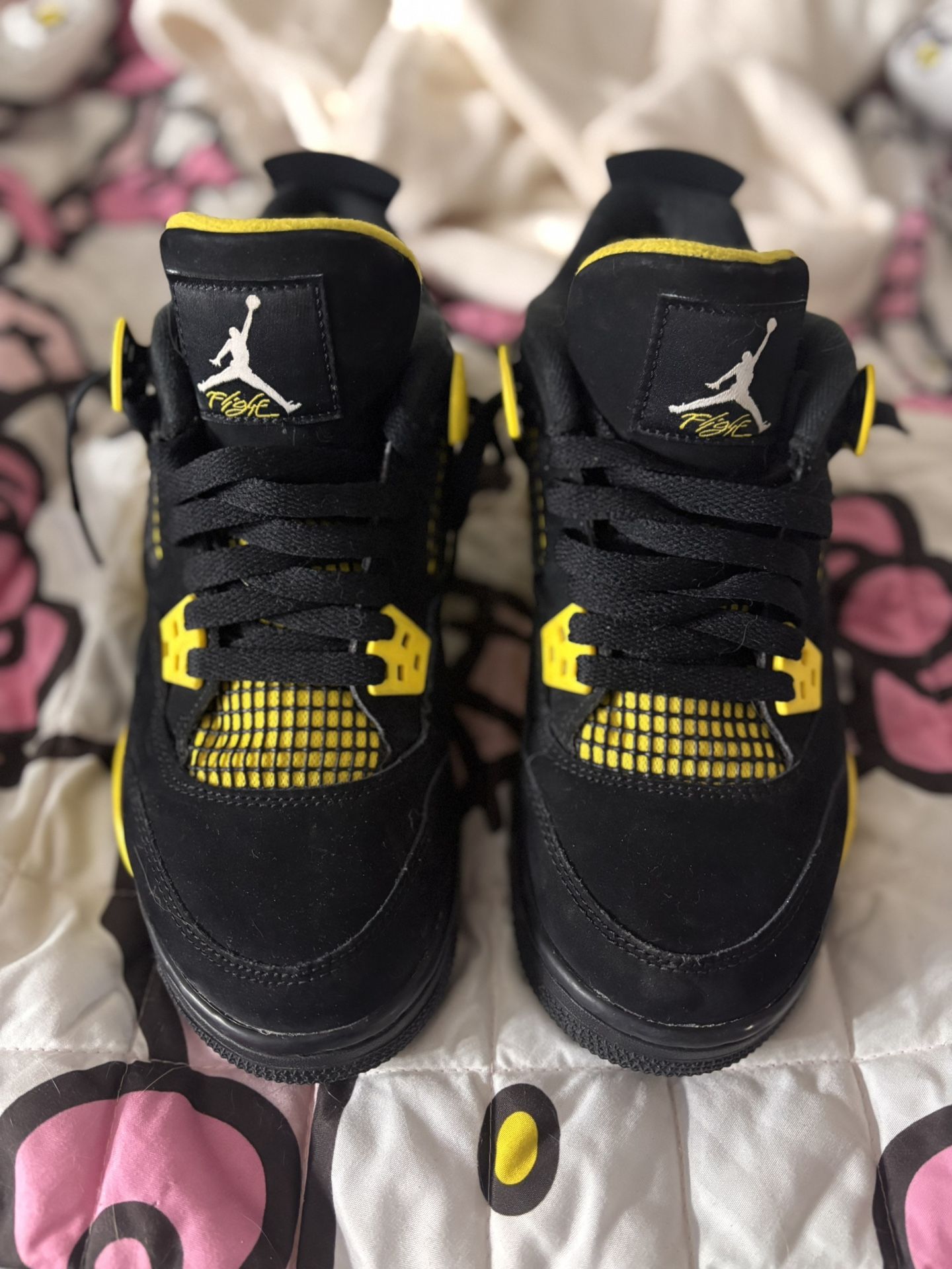 Jordan 4 Retro Thunder 2023