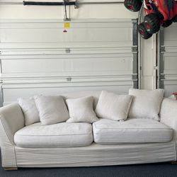 Couch With 5 Pillows And ottoman