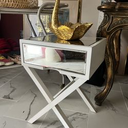 End Table/Nightstand 