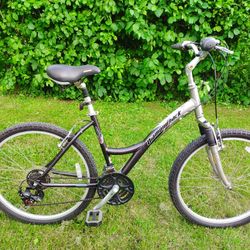 26" Diamondback Wildwood Comfort Hybrid Bike 