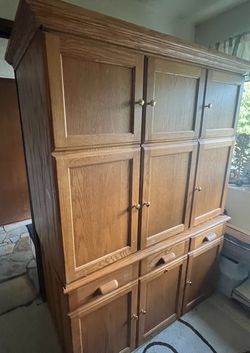 Computer hutch/ desk
