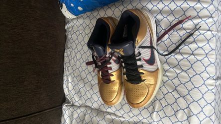 Kobe’s 4 gold medal