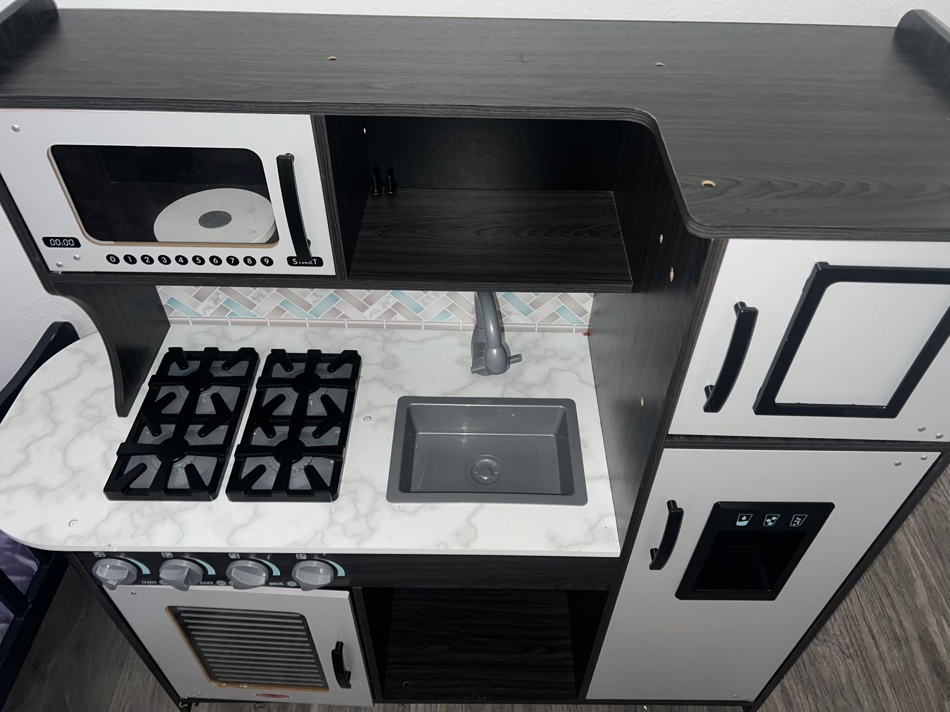 Play Kitchen