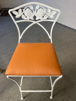 Two very beautiful barstools floor to seat is 28 inches the price is for the pair