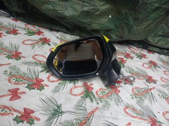 2020-22 Toyota Corolla Left Mirror W/Signal Light
