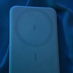 Anker MagSafe charger with stand