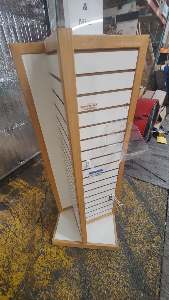Retail Store Slatwall Display Fixture