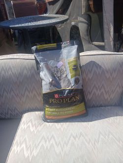 Purina catfood  16lb