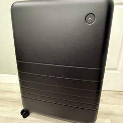 Monos: Large Check-in Luggage