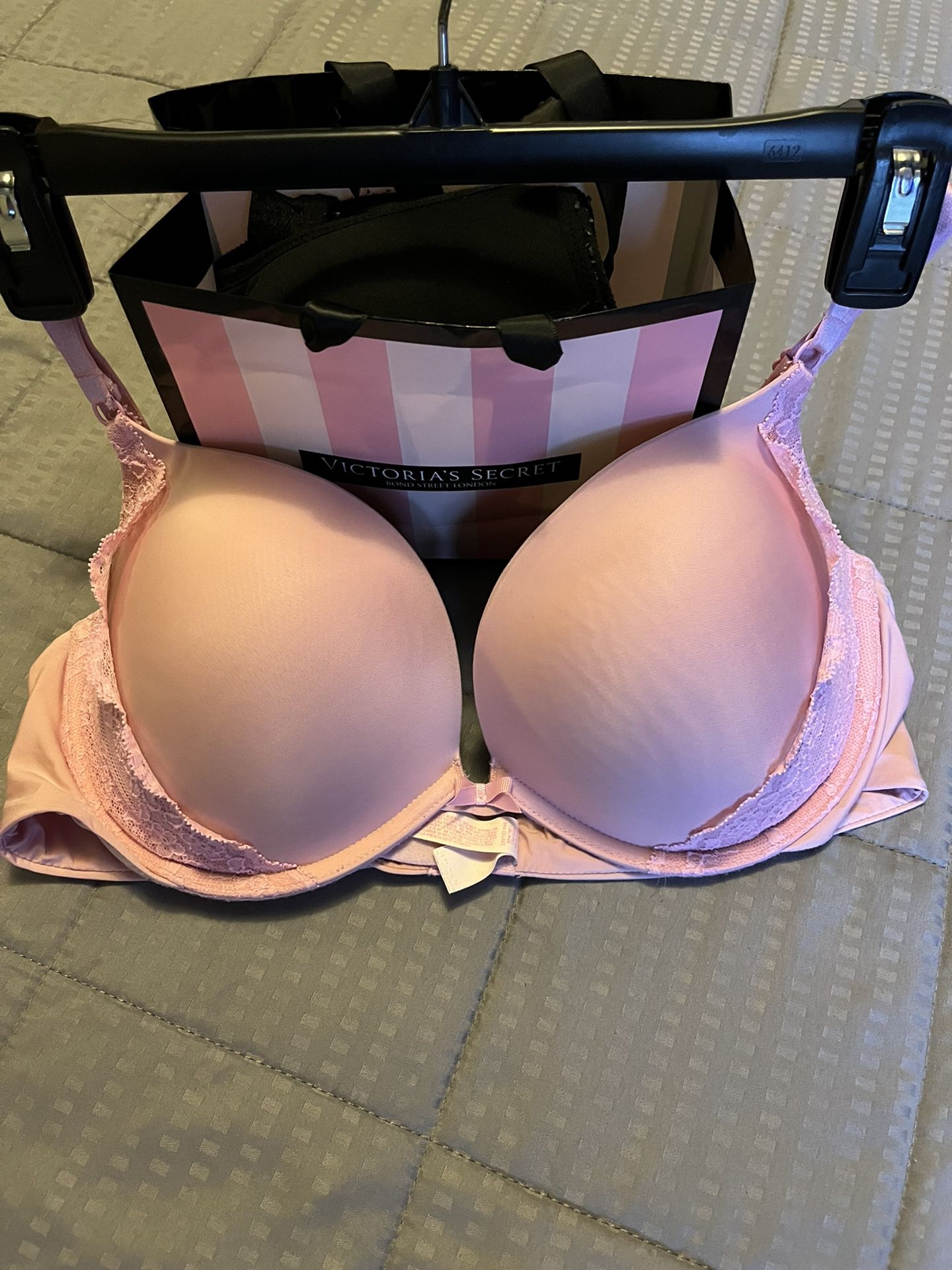 Victoria's Secret Pink Padded Push Up Bra for Sale in Green Bay