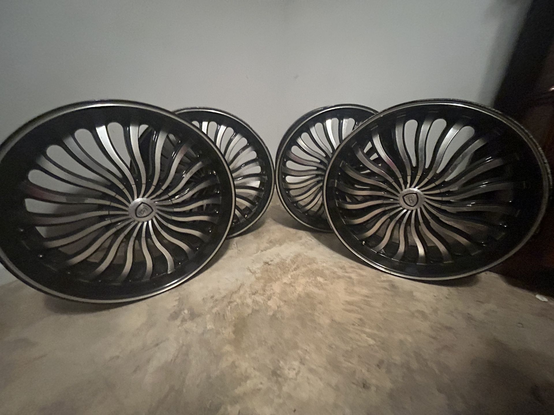 borghini wheels (22’s)