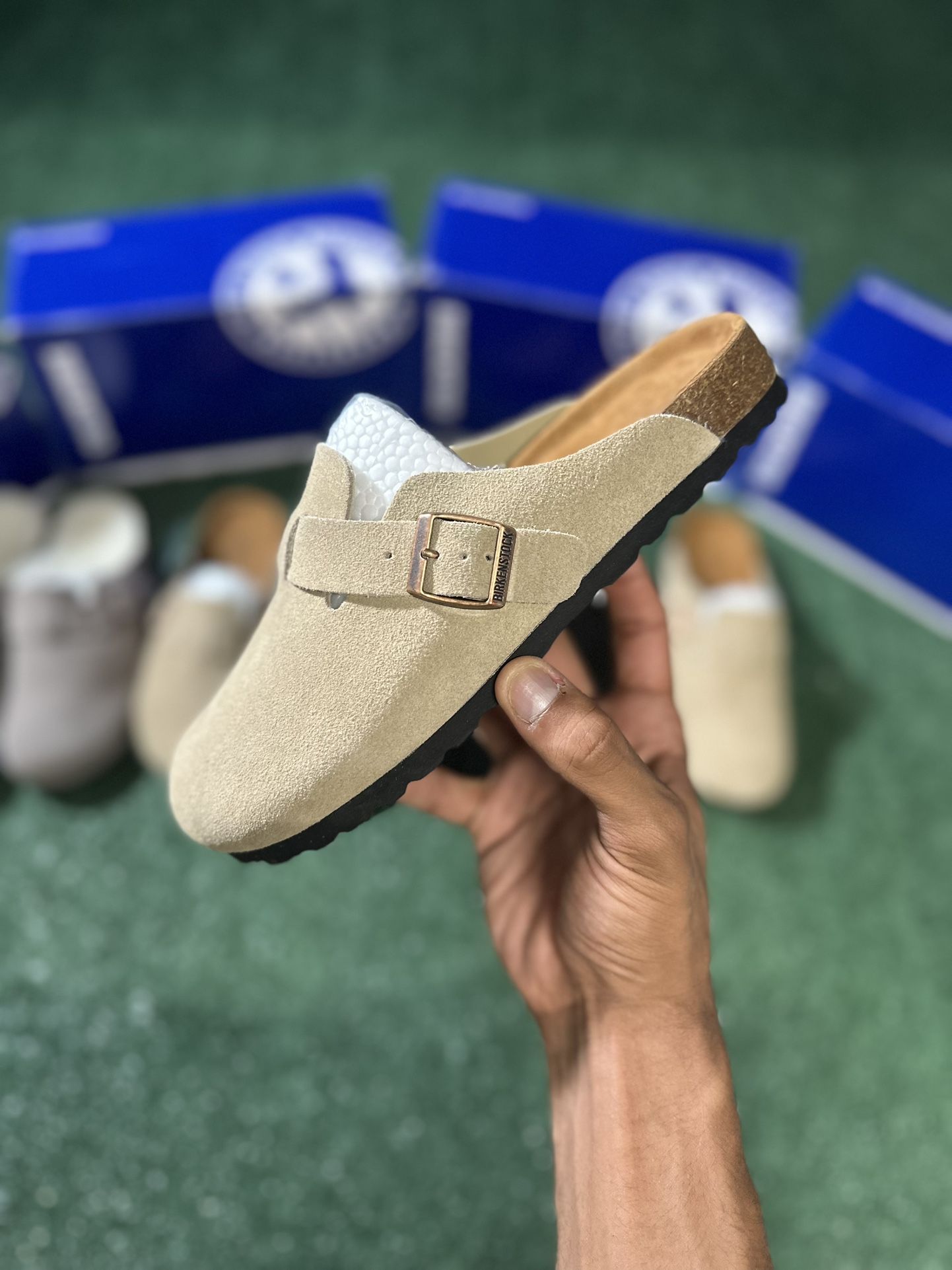 Women’s 8, Men’s 6.5 - “Beige” Birkenstock Clogs 🐪