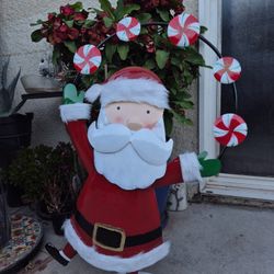 Santa Juggling Candy Sculpture