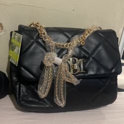 Basgley Mischka. Black Handbag