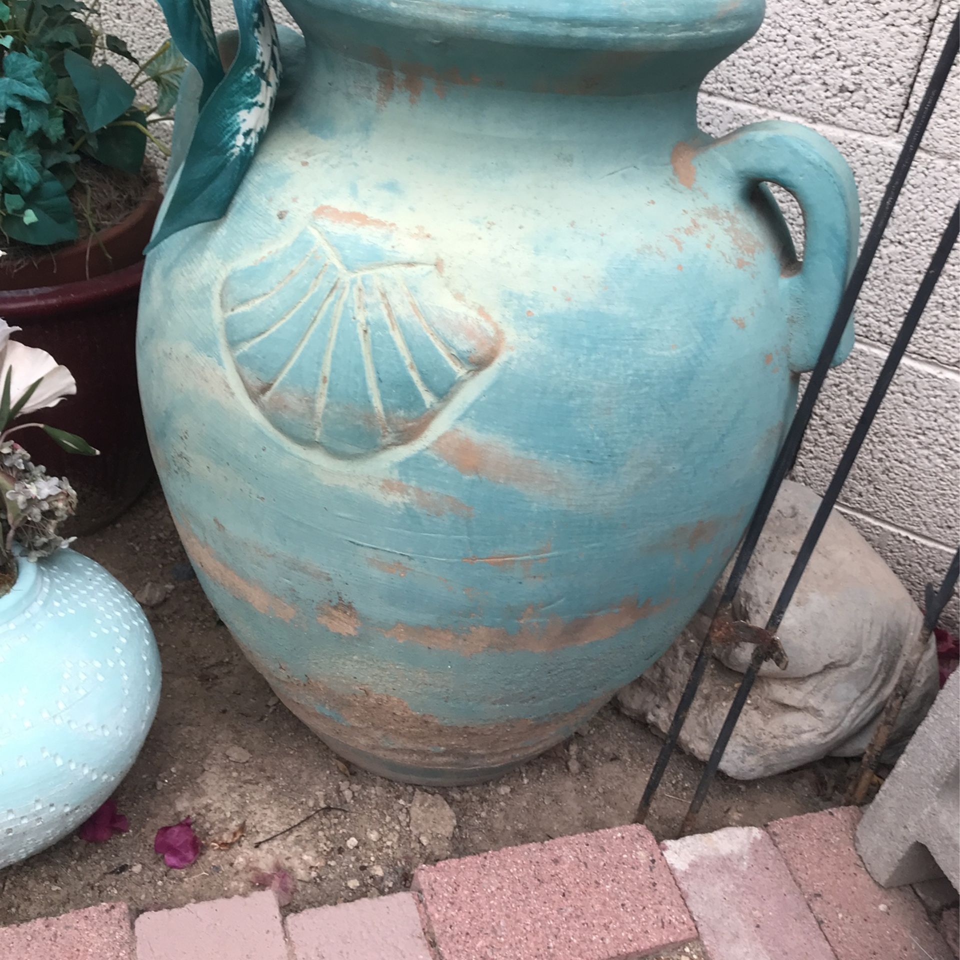 Huge Yard Planter Decor