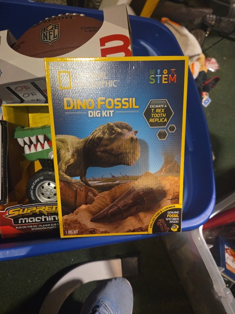 National Geographic Dino Fossil Dig Kit