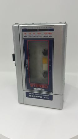 Vintage Sanyo M-G30 AM/FM Radio Cassette Player Silver Stereo Metal Tape Japan