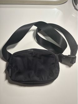 Lululemon Everywhere Belt Bag 1L – Black