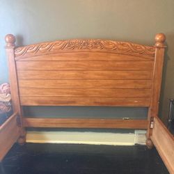 Solid Wood Queen Size Bed Frame 
