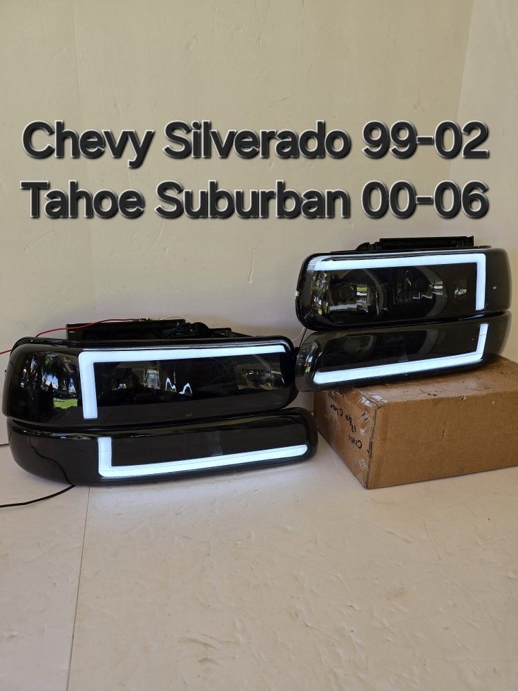 Chevy Silverado 1999-2002 Headlights 