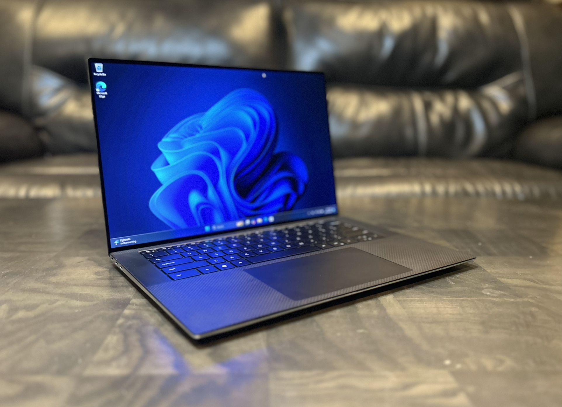 Excellent Touch DELL XPS 15 9500 15.6” inches 4K Core i9 10th gen 32GB RAM 1TB SSD GTX 1650 Ti 4GB GPU USB C Windows 11 laptop computer