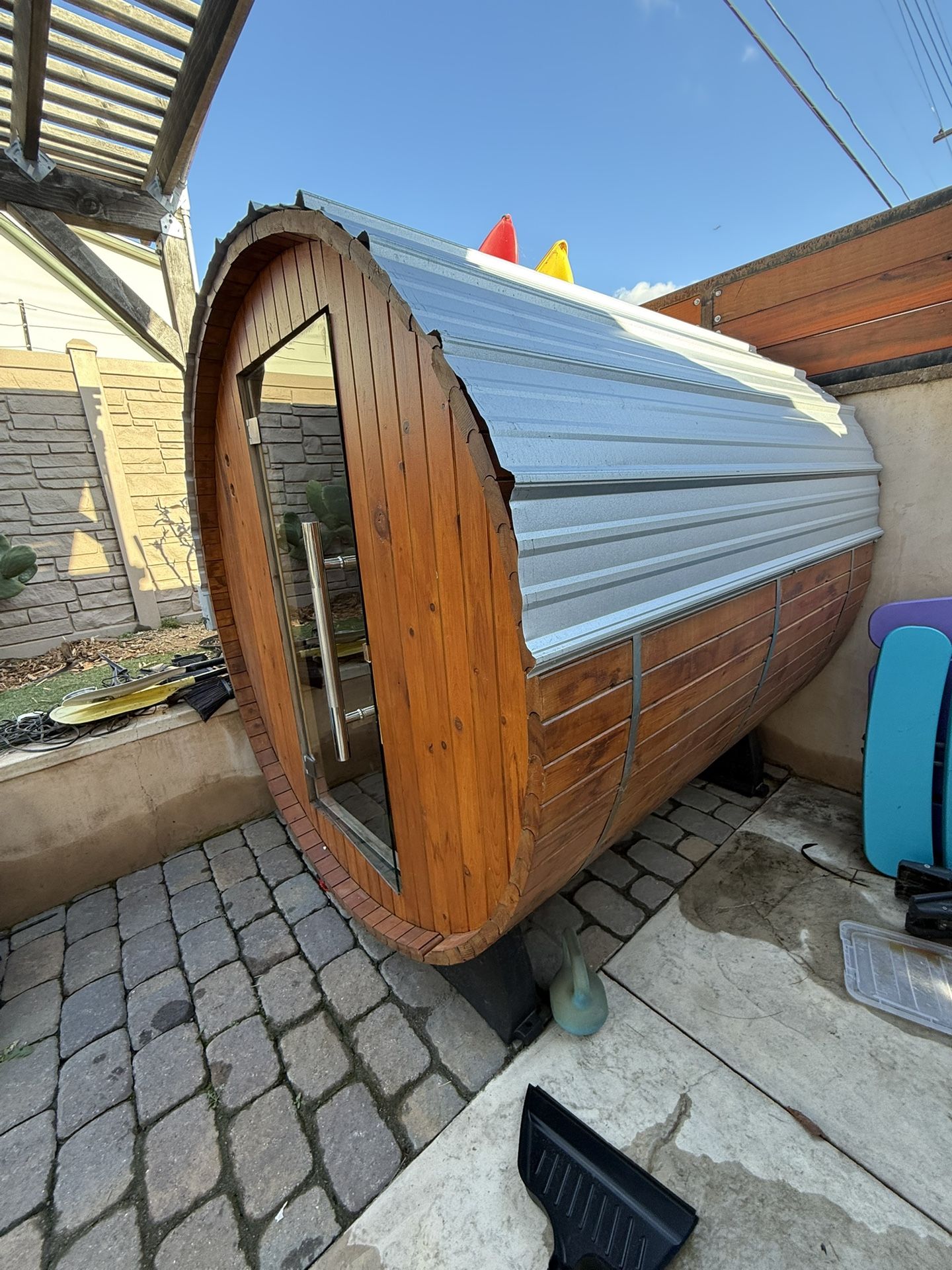Almost Heaven Saunas Morgan 4-person Outdoor Barrel Sauna