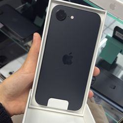 Black iPhone 16e Unlocked 