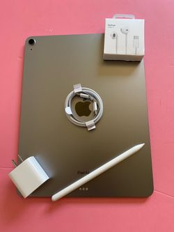 Apple IPad Air 13” (Liquid Retina  / M2 chip / 2024  model) 128GB with Pen, keyboard & Accessories (100% battery) + warranty