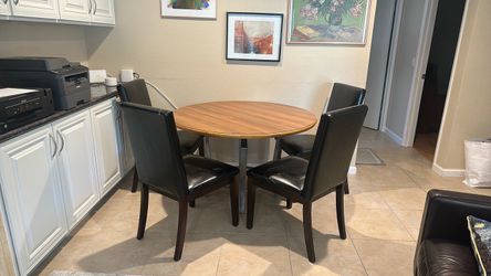 Round Wood Dining Table with 4 Chairs