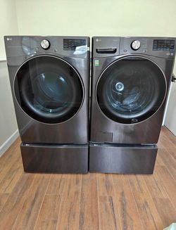 LG ThinQ Front Load Washer & Dryer Set w/ Pedestals - Excellent Condition