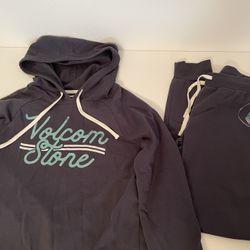Women’s Volcom Sweat Outfit $25