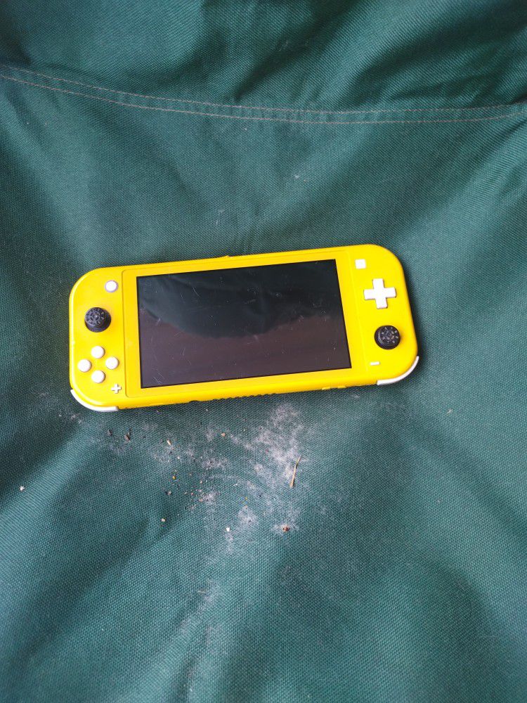 Nintendo Switch Yellow and Broken Port. 