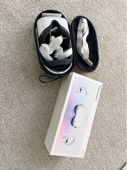 Meta Quest 2 VR headset (256GB) in like-new condition