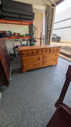 Pine 6 drawer dresser . Bedroom dresser. $50 firm
