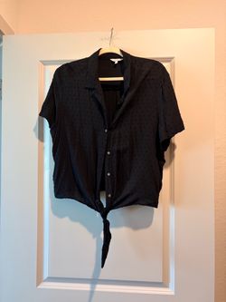 Candies Black Tie-Front Button-Up Crop Top