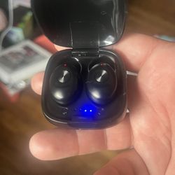 Black Wireless Headphones