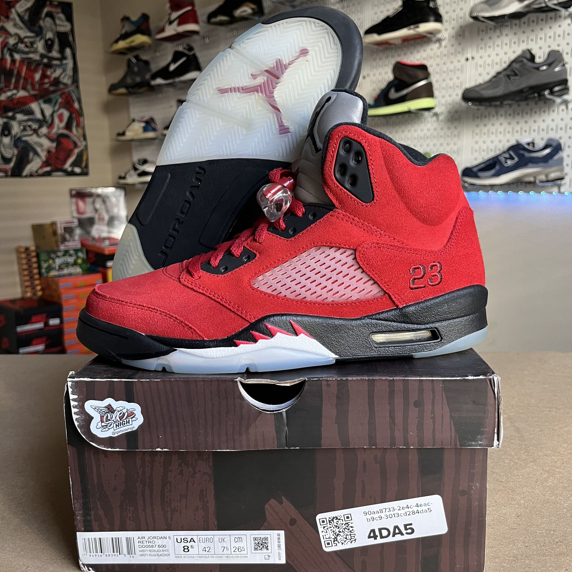 AIR JORDAN 5 RETRO “RAGING BULL” SZ 8.5