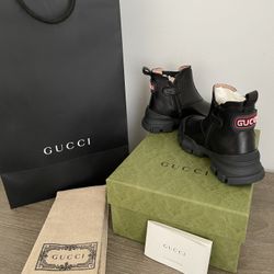 Authentic Gucci Never Been Worn Black Children’s Unisex Booties Size 23