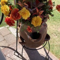 Maceta Fierro Y Flowers Artificiales 