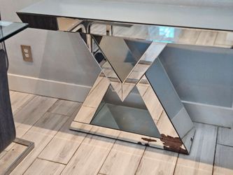 Accent table