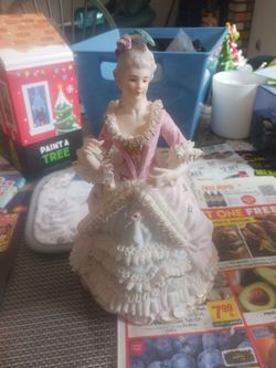 Vintage porcelain lady