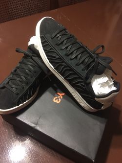 Mens sz 91/2. ADIDAS shoes