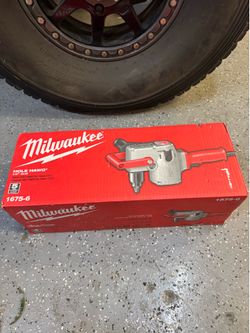 Brand New Milwaukee hole hawg 1/2” drill