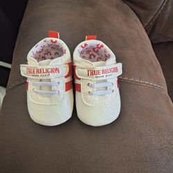 Baby shoes 