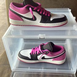 Come Get It Off Me Jordan’s Size 11 175$