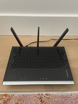 Netgear WiFi Router with Three Antennas